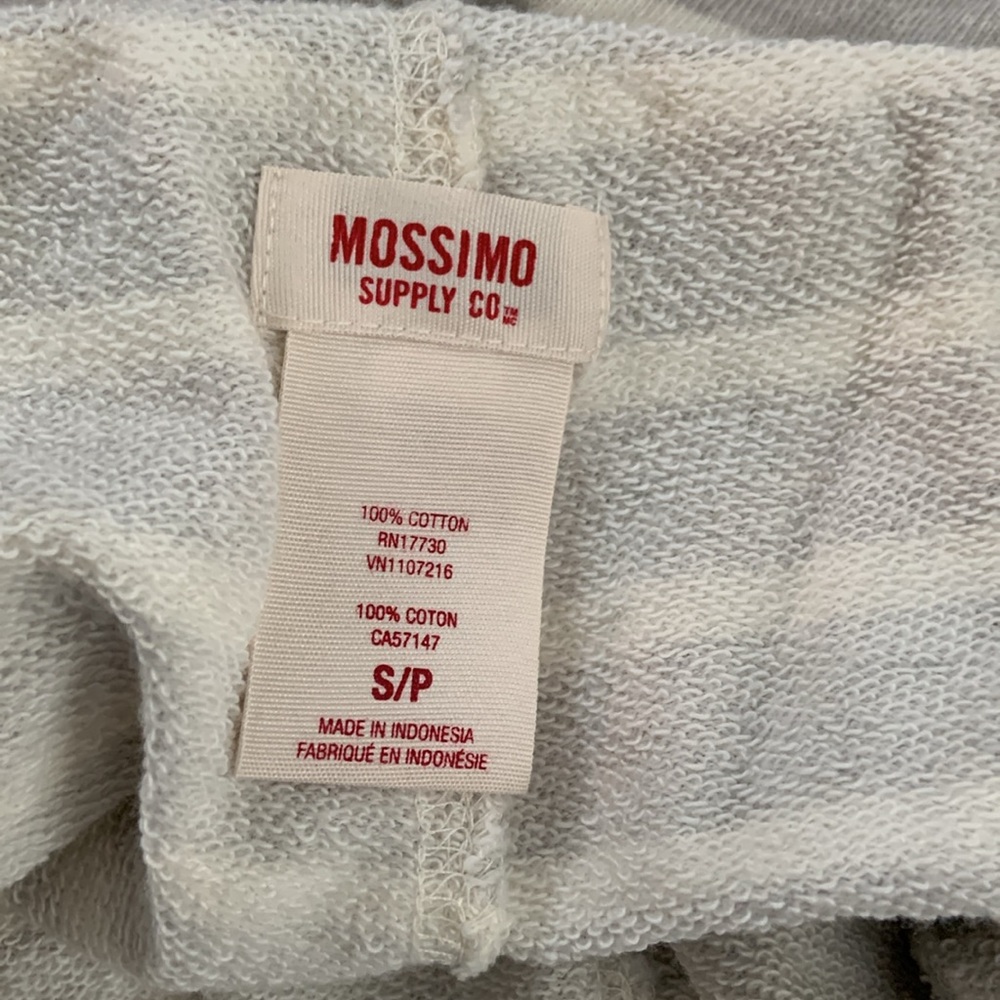Mossimo Shorts - Picture 3 of 5